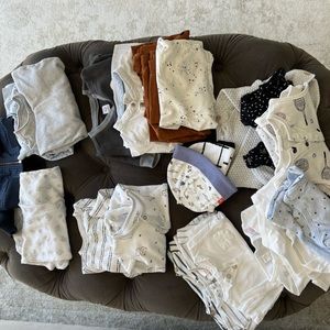 Lot of baby boy clothes - size 0-6 months